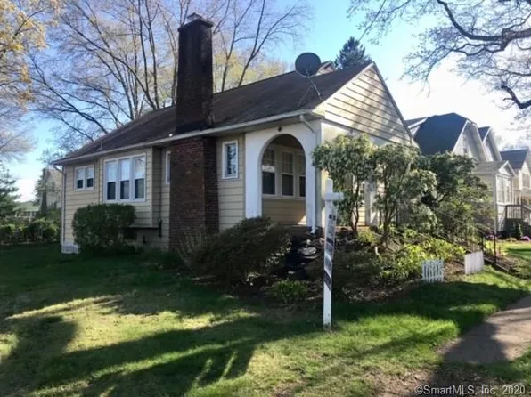 107 Parker Pl, New Haven, CT 06512