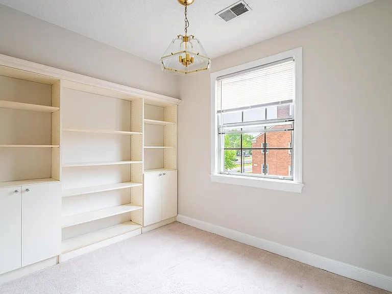 2405 Arlington Blvd #202 — Photo 7