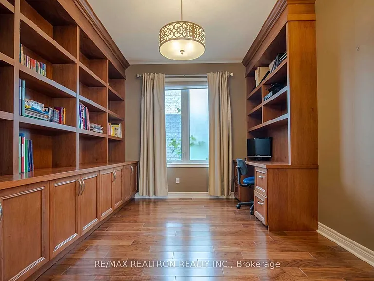18 Ravine Edge Dr — Photo 12