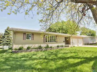 418 Johnson Ave, Baltic, SD 57003