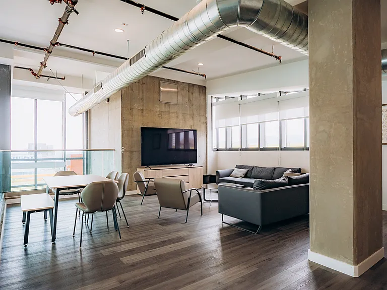 TENTEN Campus Glendale — Photo 12