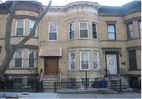 1st image of 404 Marion St #1