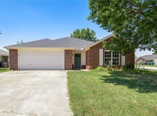 711 Walnut Ridge St, Centerton, AR 72719