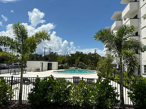 406 S Cedar Ave #408 Photo 1