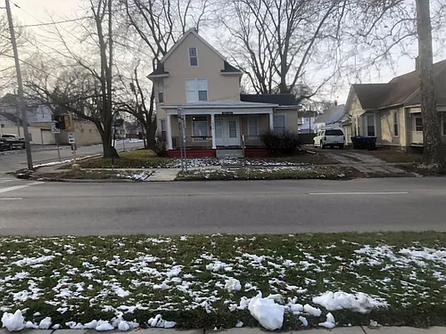 1002 N Center St Photo 1