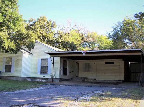36 Vaughn Dr, Denison, TX 75020