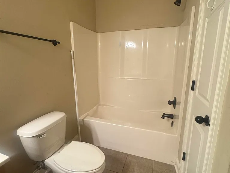 210 Treetop Dr NE — Photo 11