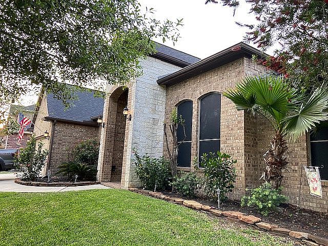 1st image of 15810 Pine Cone Ln