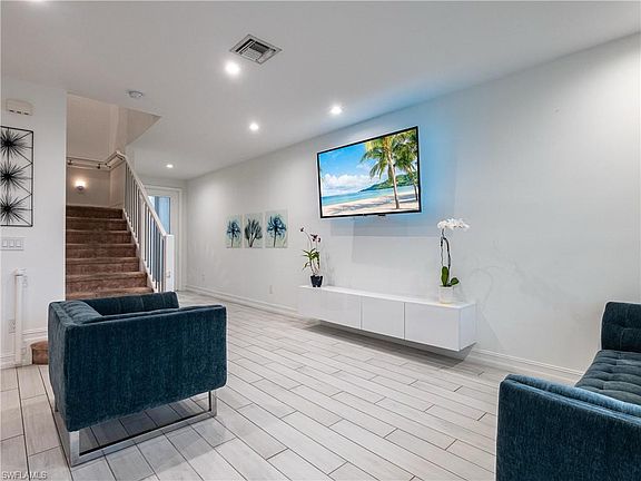 4th image of 7592 Morgan Way