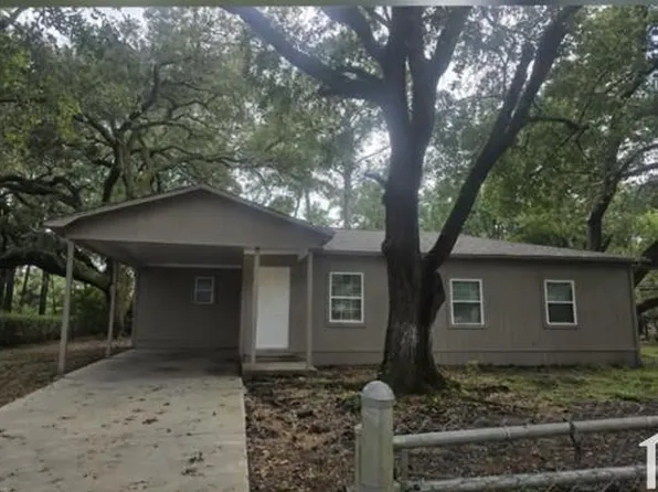 1614 Penicault Dr, Mobile, AL 36605