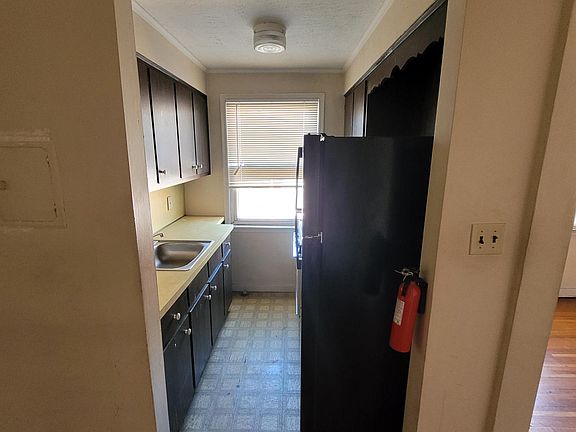 2nd image of 14 N Carpenter Ter APT 2R