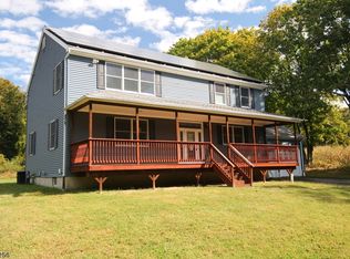 19 Smith St, Hampton, NJ 08827