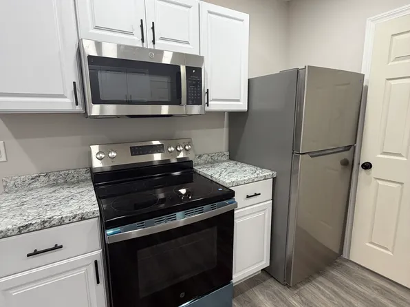 179 Sargeant St, Holyoke, MA