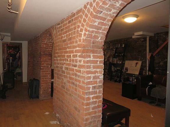 5th image of 789 Park Pl