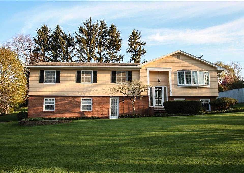 1st image of 23 Hilltop Dr