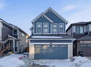 4339 Hawthorn Lndg SW, Edmonton, AB T6X 3A1