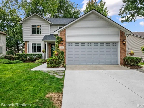 144 Arthur Dr, Troy, MI 48083