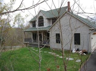 27 Lakeview Dr, Greenfield, MA 01301