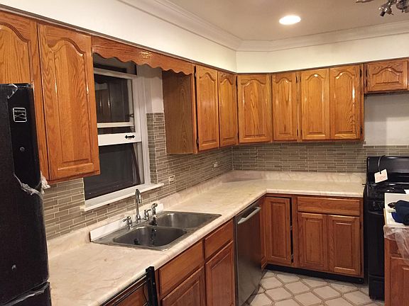 Oak kitchen cabinets