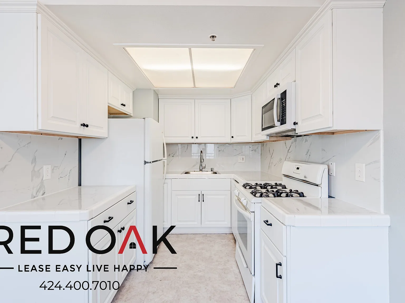 Luminous 2-Bed with Dishwasher, Walk-In Closet and On-Site Laundry in the Heart of Hawthorne! — Photo 4