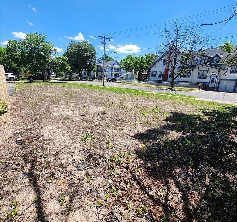 2nd image of 38 Peoria St Lot 11