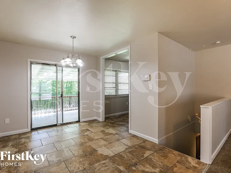 10111 E 77th Ter — Photo 5
