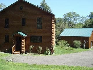 Enterance to kitchen