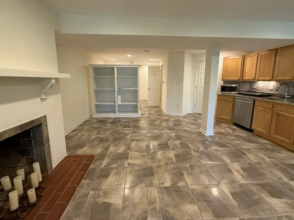 916 S George Mason Dr #B, Arlington, VA 22204