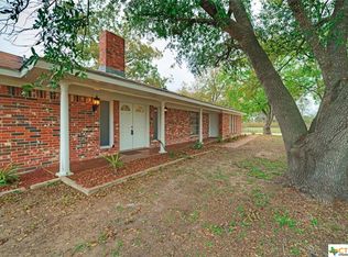 5214 Old McMahan Rd, Lockhart, TX 78644