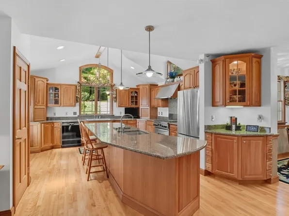 201 Belchertown Rd, Ware, MA 01082