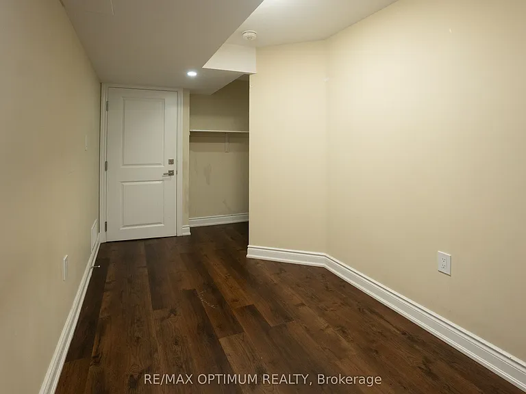 9 Fenchurch Dr #BASEMENT — Photo 13