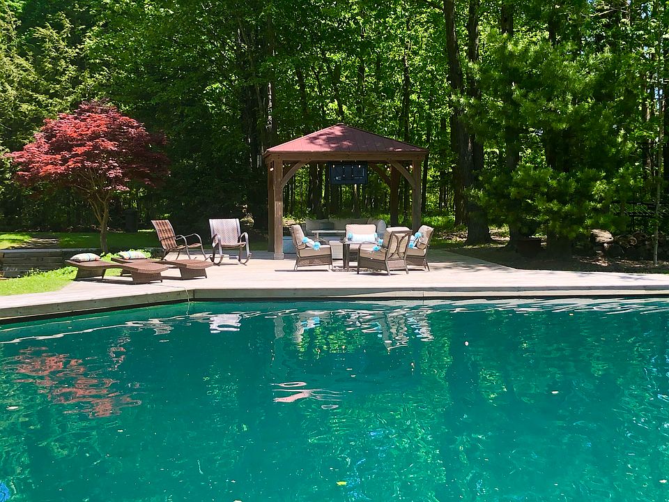 1st image of 13737 Braeburn Ln