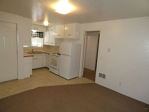 5th image of 929.5 W 6th St