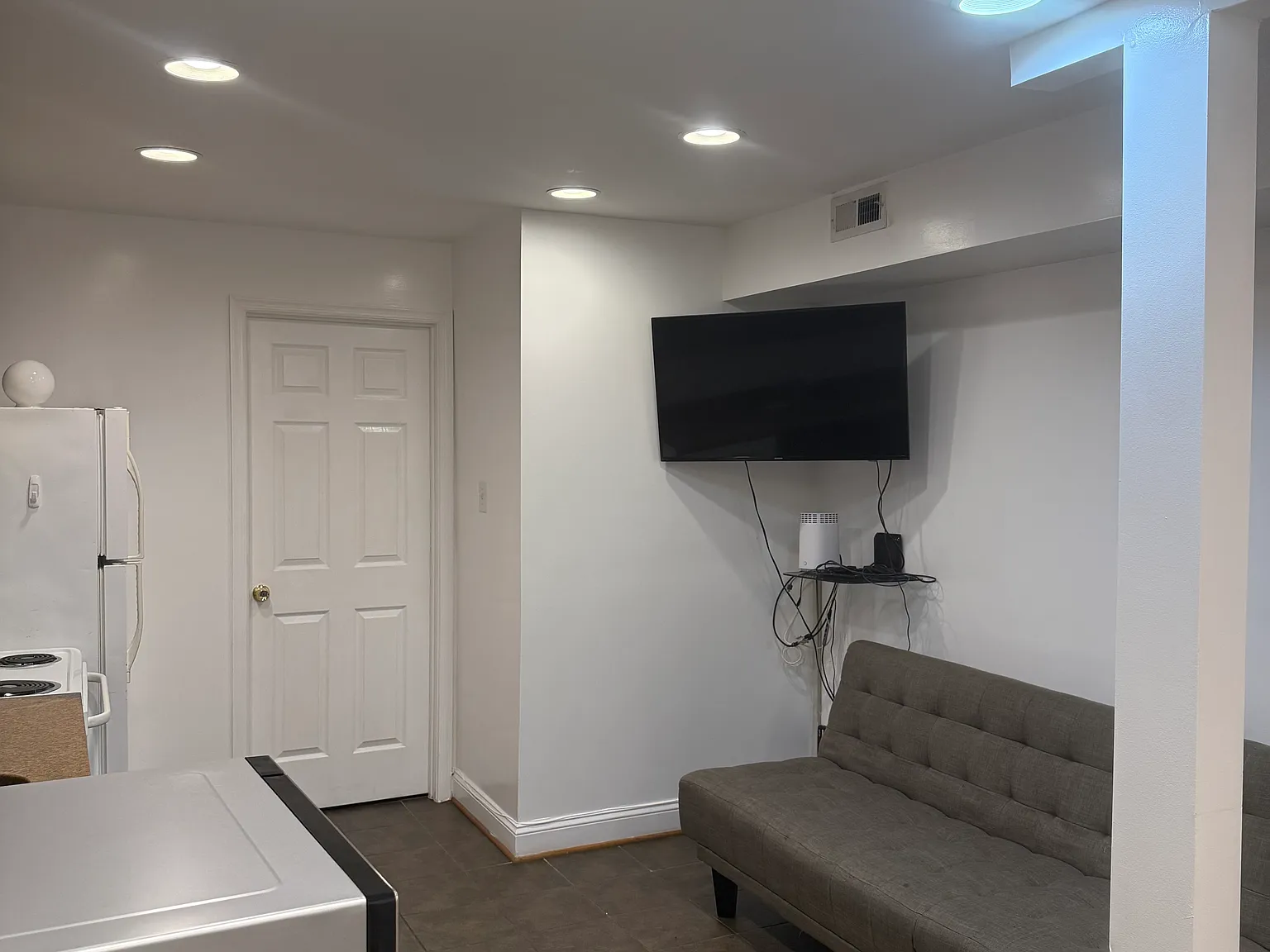 2 bed, 1200 sqft, $1,950 — Photo 3