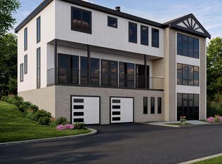 810 Maple Ln, Aston, PA 19014