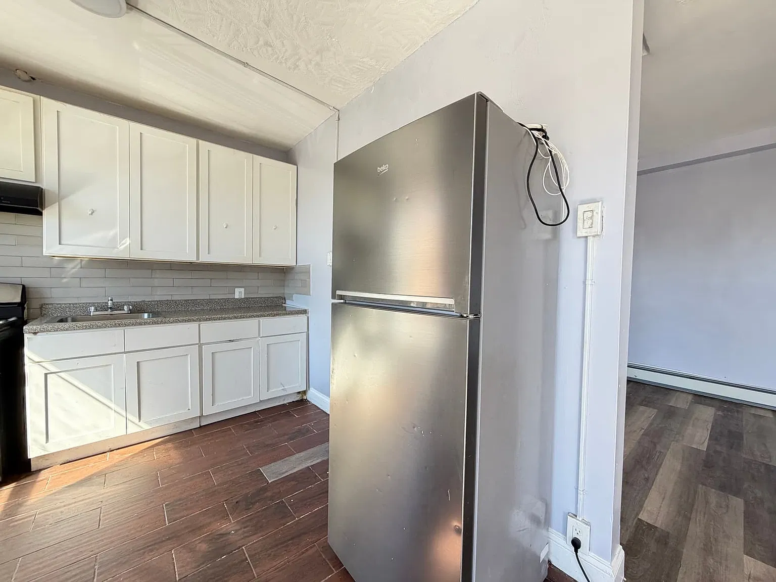 4 bed, 1200 sqft, $2,400 — Photo 2
