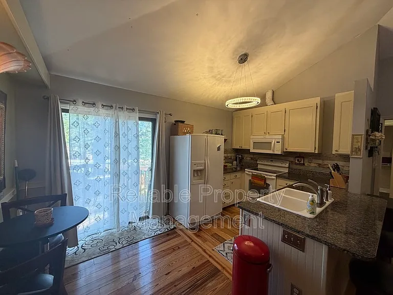 3640 Mill Run — Photo 5