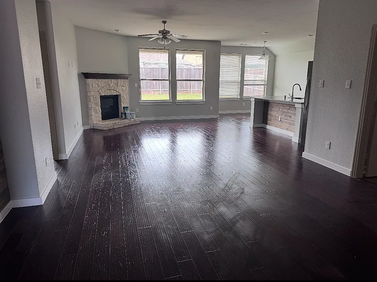 1625 Meadow Trail Ln — Photo 3