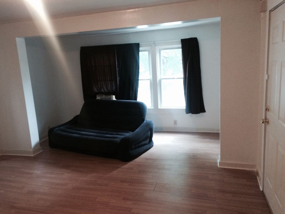 1st image of 94 E Hazeltine Ave