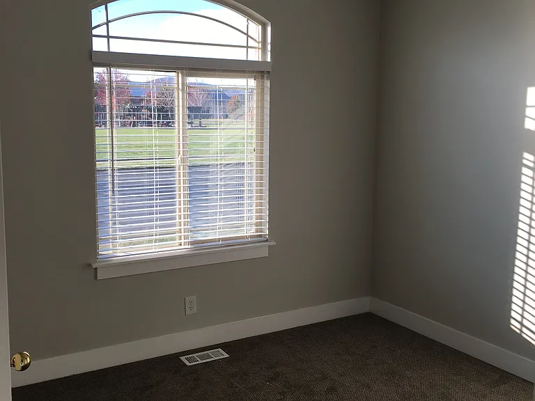 10686 N Hayes Cir — Photo 24