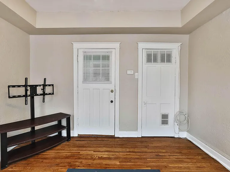 517 Kingsland Ave #1-N — Photo 2