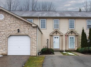 970 Sara Ct, Pataskala, OH 43062