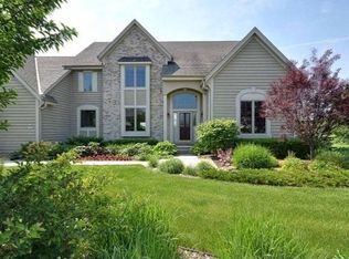 N70W14567 Terrace Dr, Menomonee Falls, WI 53051