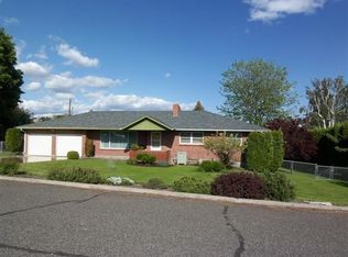 607 E Concord Ave, Grandview, WA
