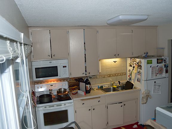5th image of 5886 Olinda Ave N