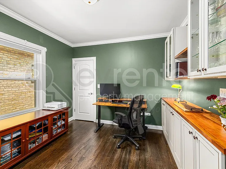 4230 N Oriole Ave — Photo 16