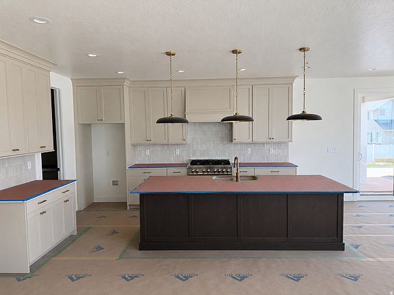 4th image of 763 W Summerhill Ln