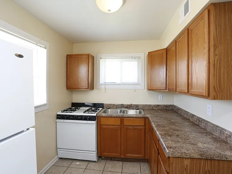 2301 Waverly Dr — Photo 42