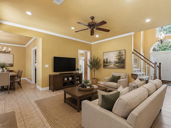 4th image of 121 Lily Dr