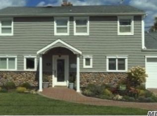 113 Brighton Way, Merrick, NY 11566